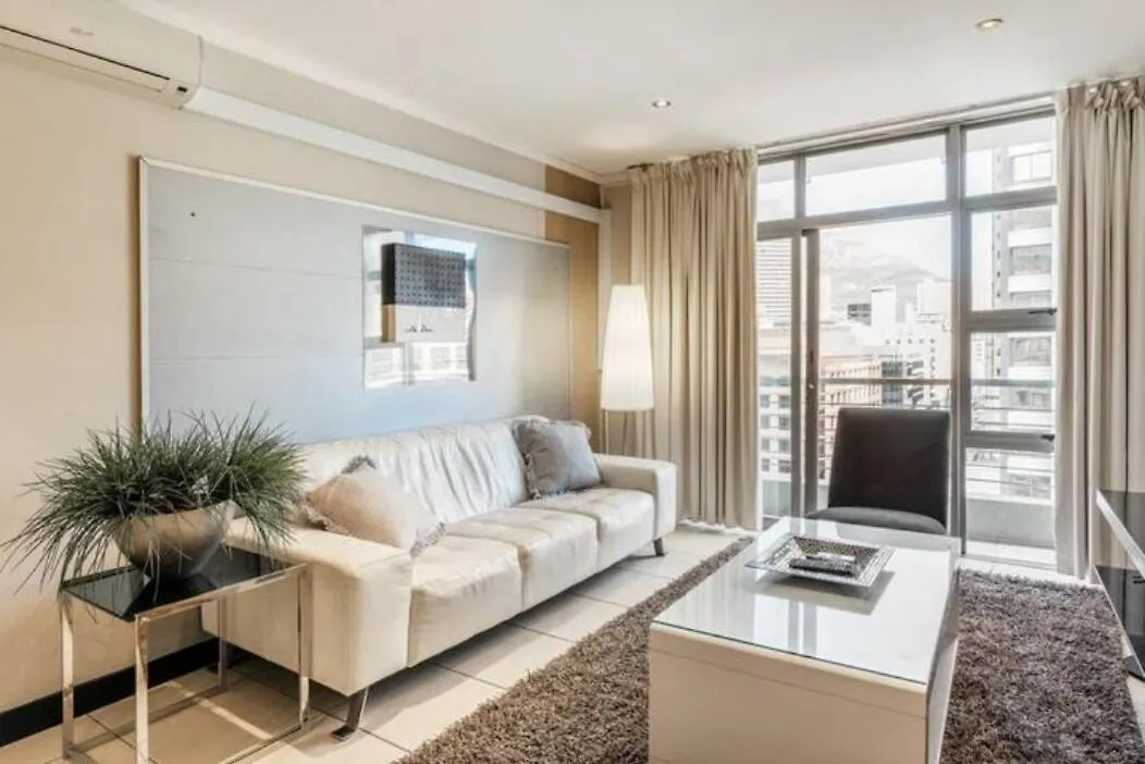 Spacious Apartment In Cbd Pool & Parking Perfect For The Corporate Traveller Cape Town South Africa